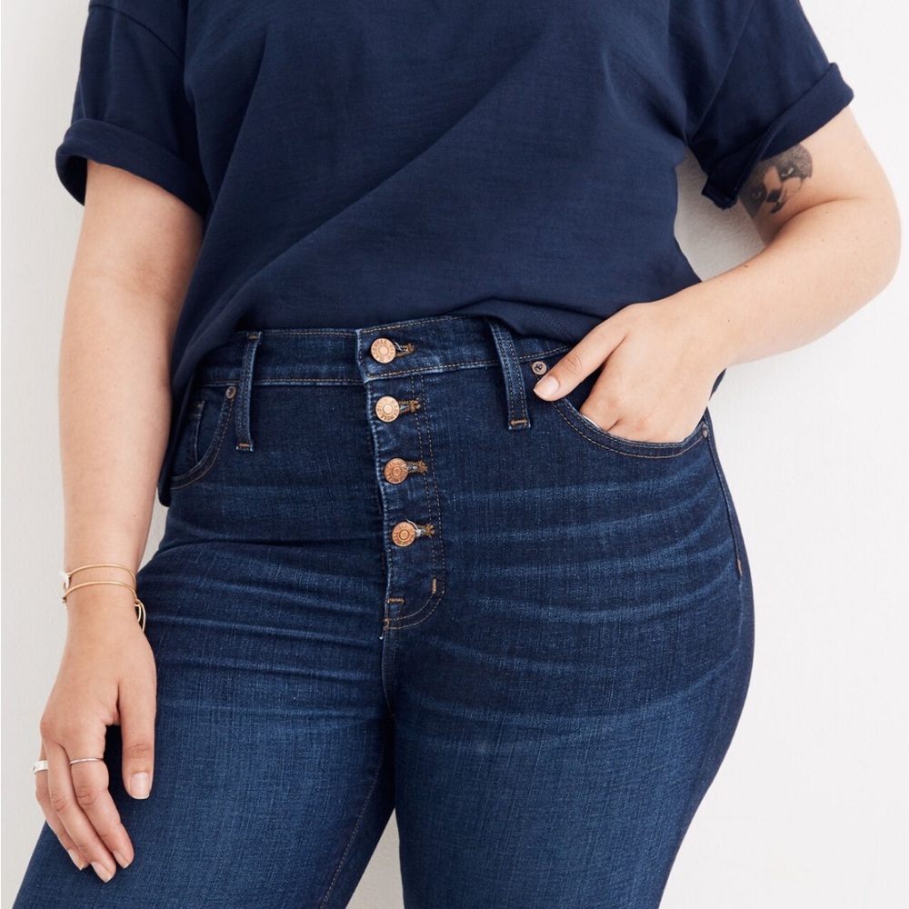 Madewell Petite 9" Mid-Rise Skinny Jeans in Hayes Wash: Button-Front Edition
